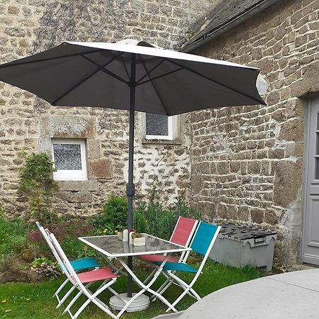 Wildberry Cottage Orgeres-la-Roche Exterior photo